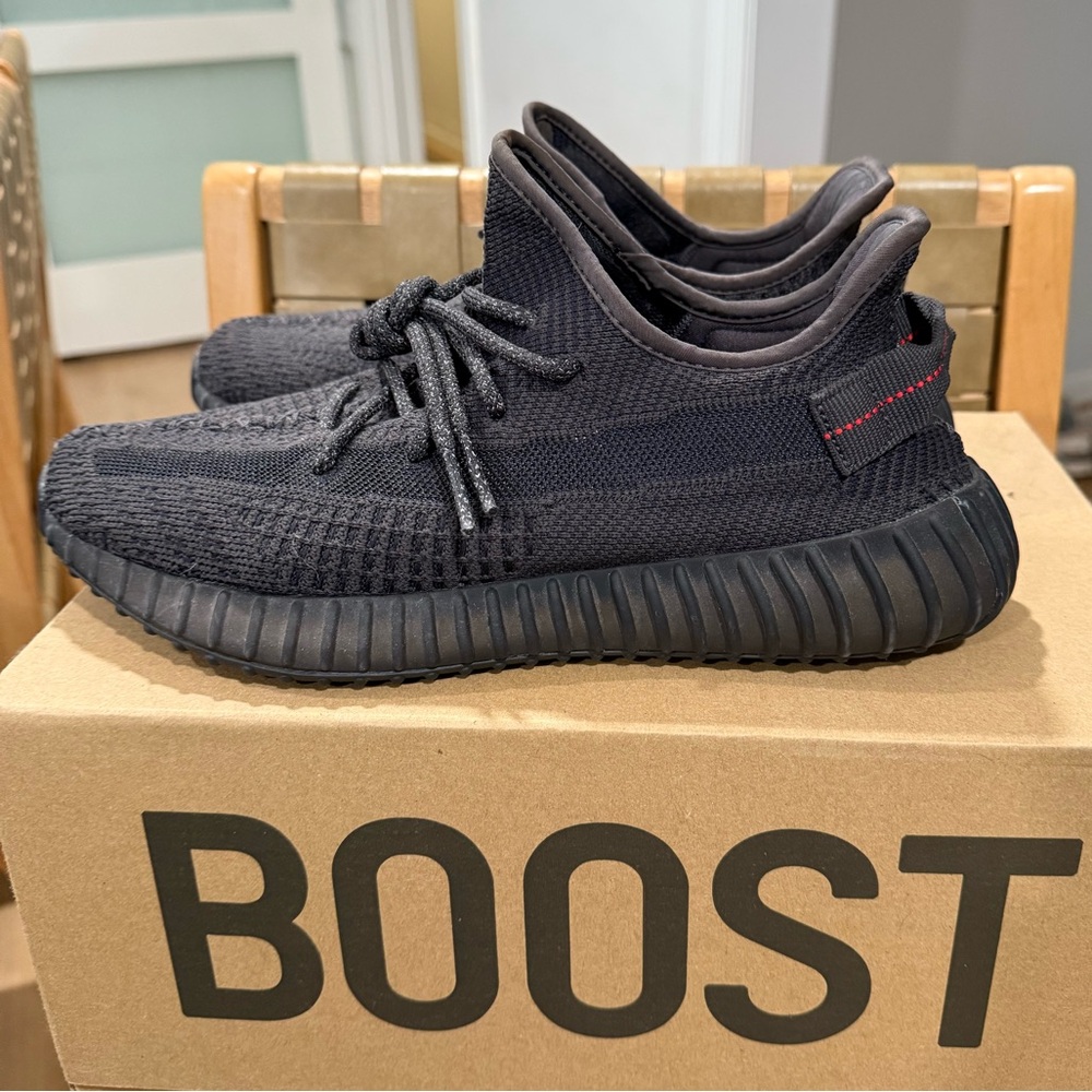 Adidas Yeezy Boost 350 V2 - Black